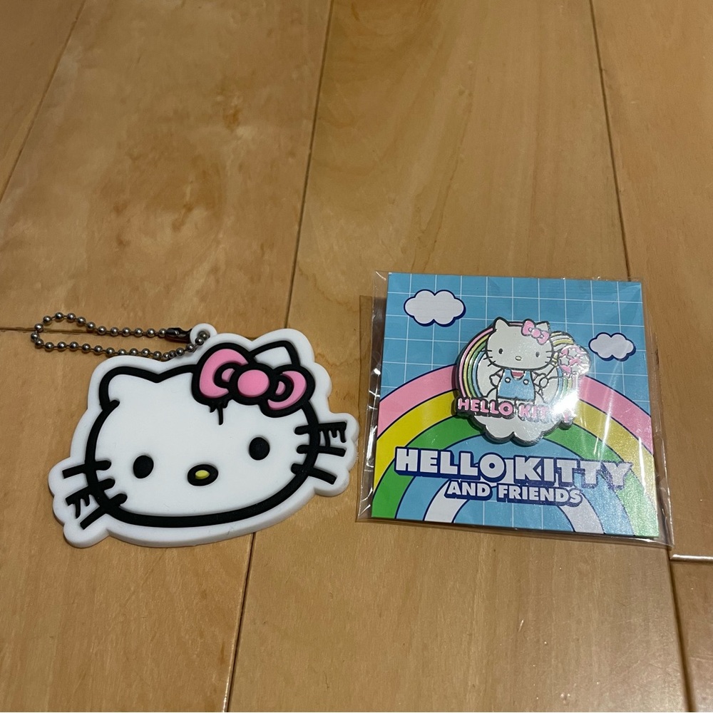 New hello kitty keychain/pin bundle